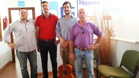 
							 Entrevista al Grupo... Al Compás de Huelva 10-05-2014 
							