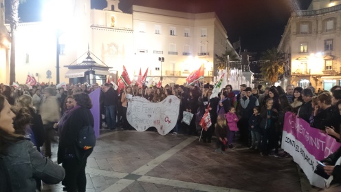 
							 Queremos Saber - Manifestación de Huelva en el día Internacional Contra la Violencia hacia las Mujeres 
							