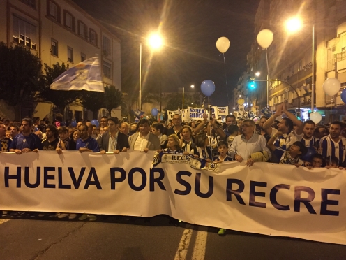 
							 Manifestación Huelva por su Recre 
							